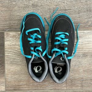 Pearl Izumi ladies mountain bike shoes worn once size 36.5 (6.5)
